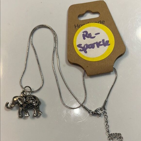 Delicate Silver Elephant Pendant Necklace - Picture 1 of 1